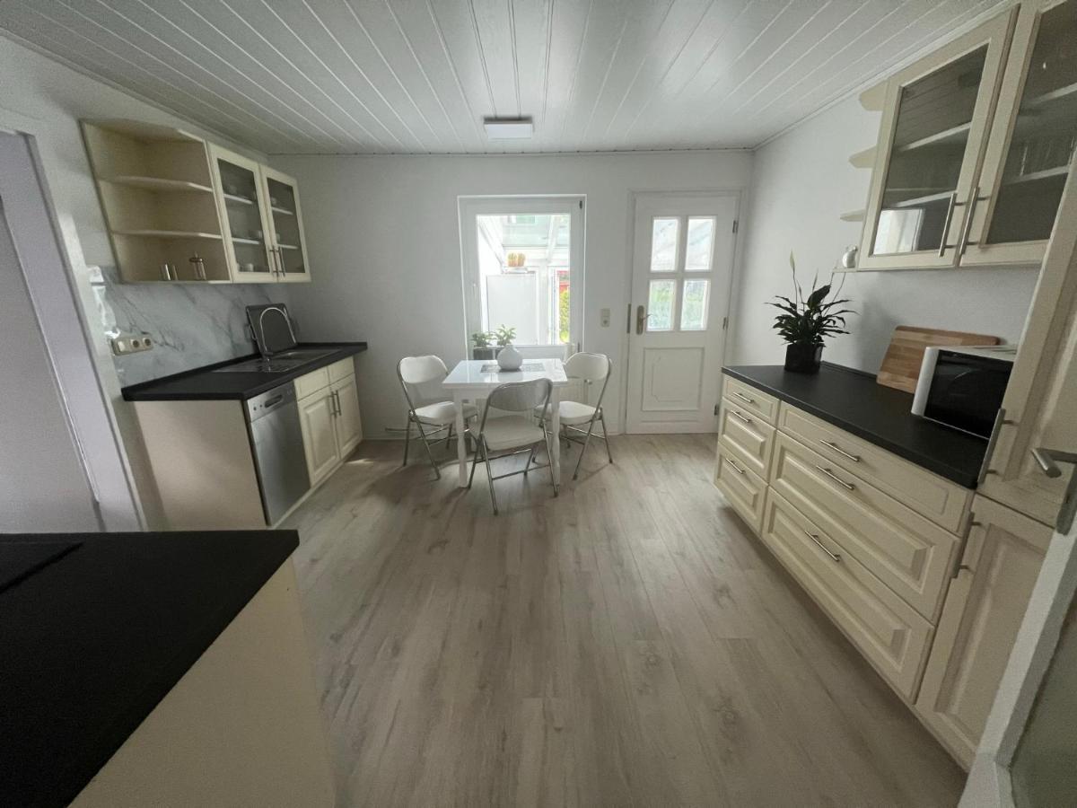 Familienfreundliche Ferienwohnung Mit Wintergarten Badow Экстерьер фото