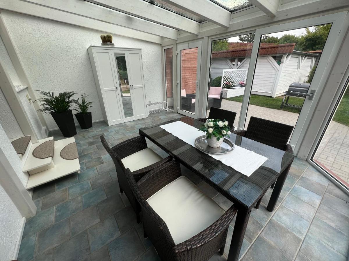 Familienfreundliche Ferienwohnung Mit Wintergarten Badow Экстерьер фото